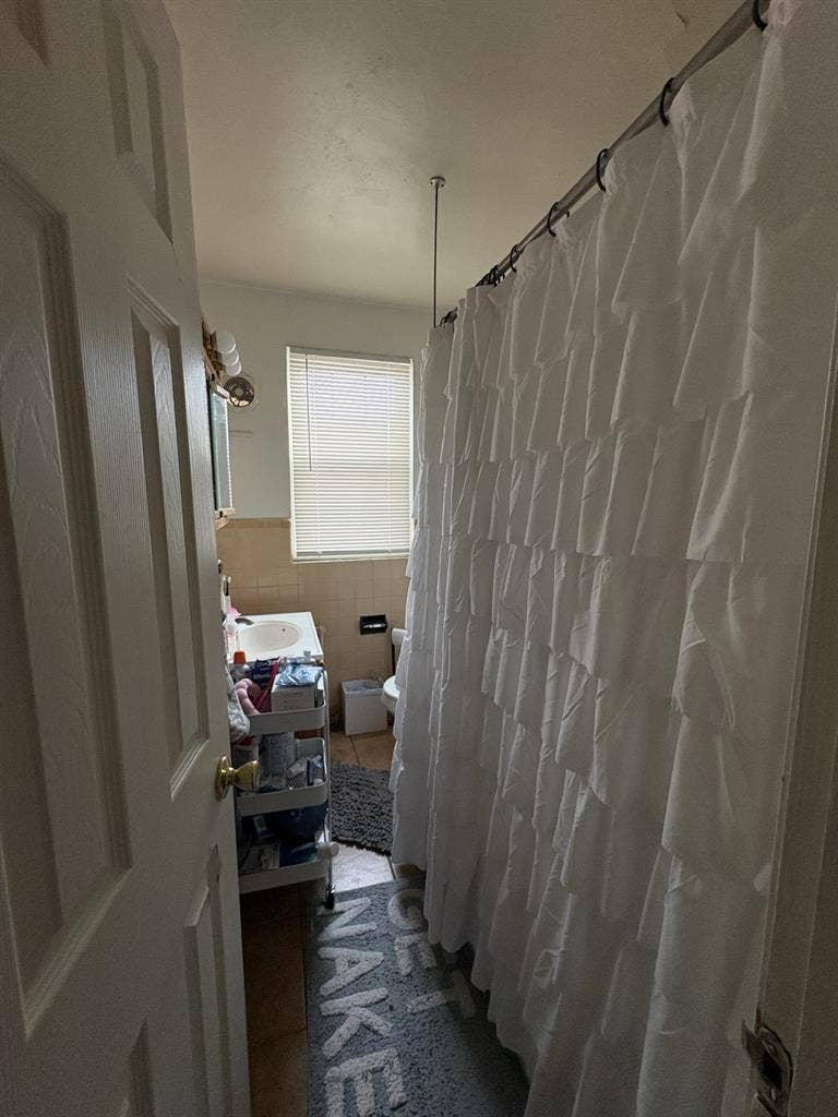 Spring Semester Lease: Locust Lane