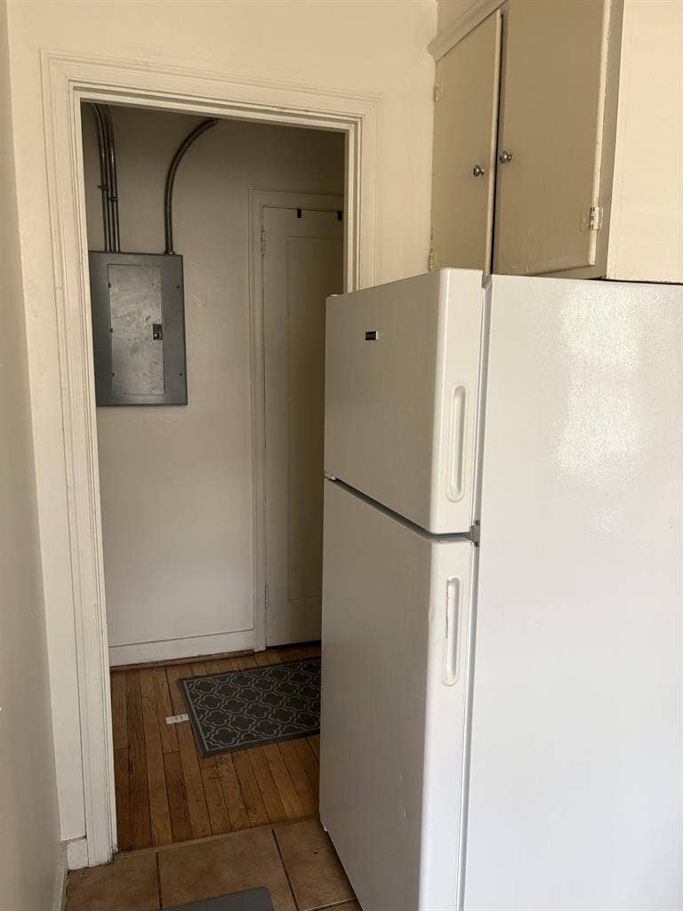 Spring Semester Lease: Locust Lane