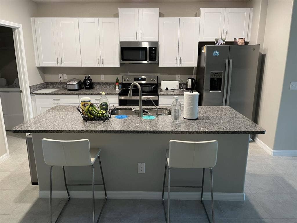 Nice Room in Wesley Chapel