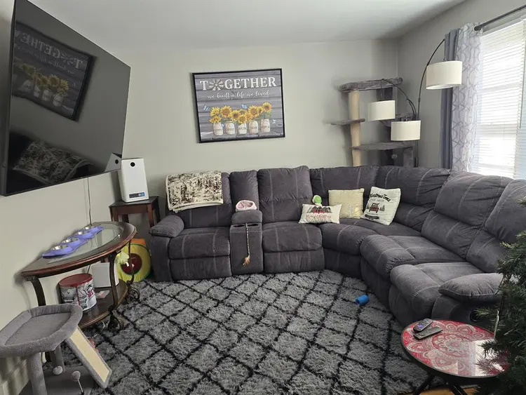 Looking for a roommate in my home.