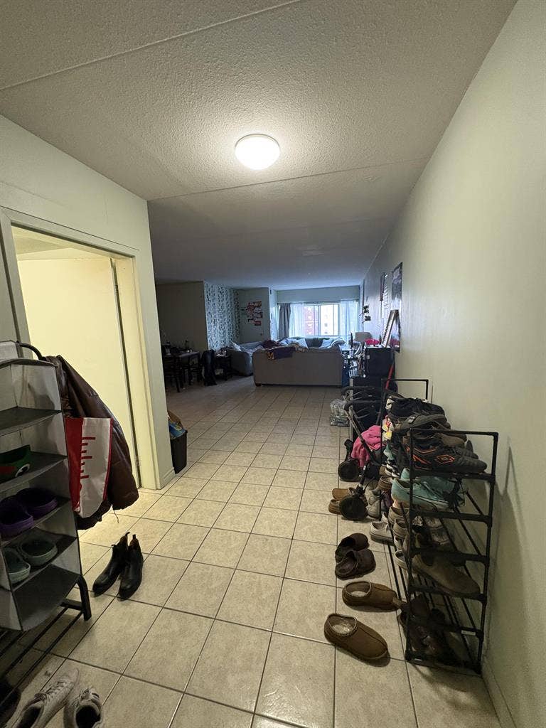 WATERLOO FEMALE SUBLET!