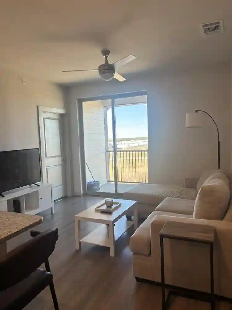 Private room w/bath and closet!