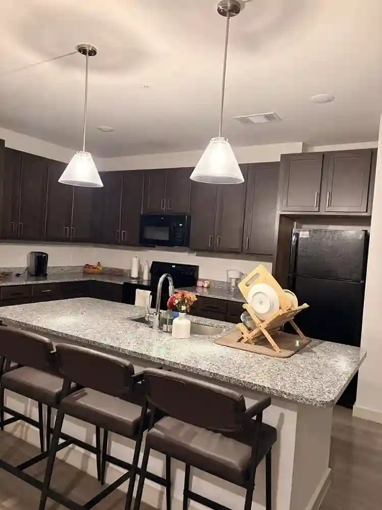 Private room w/bath and closet!