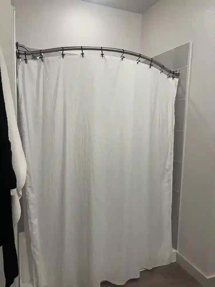 Private room w/bath and closet!