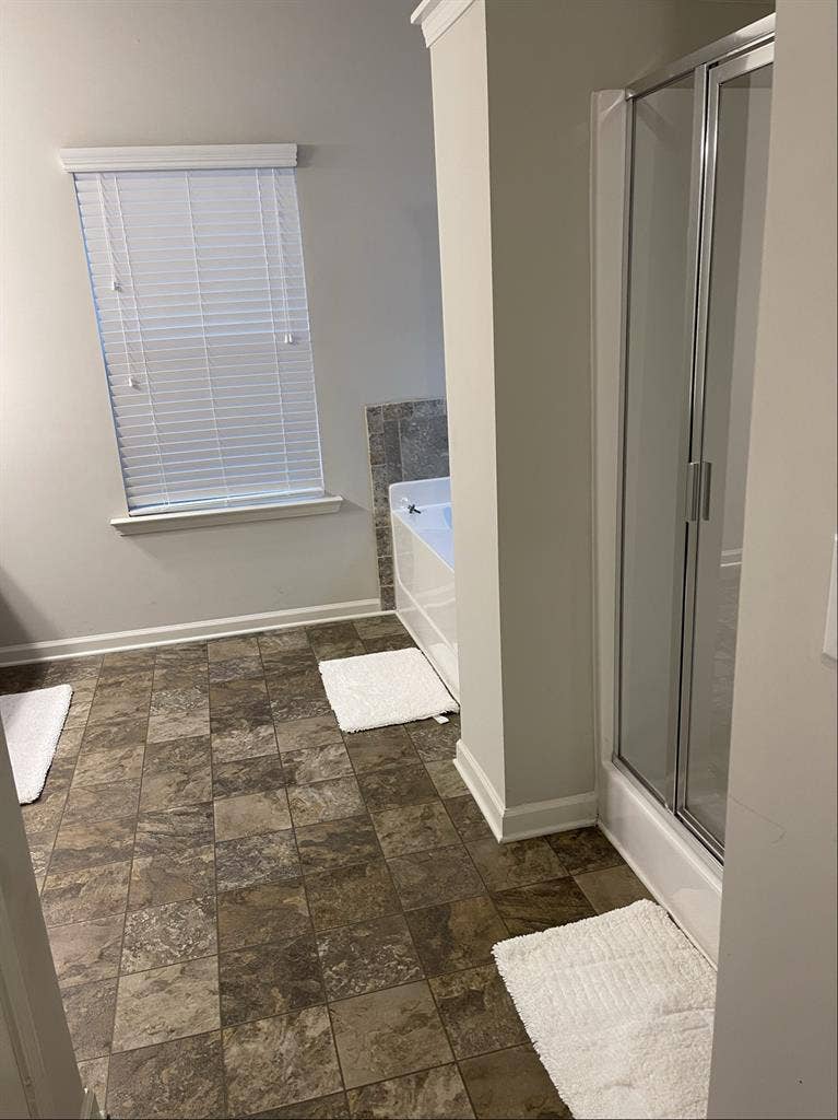 Masterpiece  MasterBEDROOM 4 rent