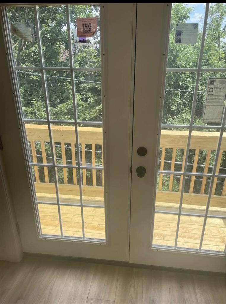 Beautiful shared 3 bedroom apt.