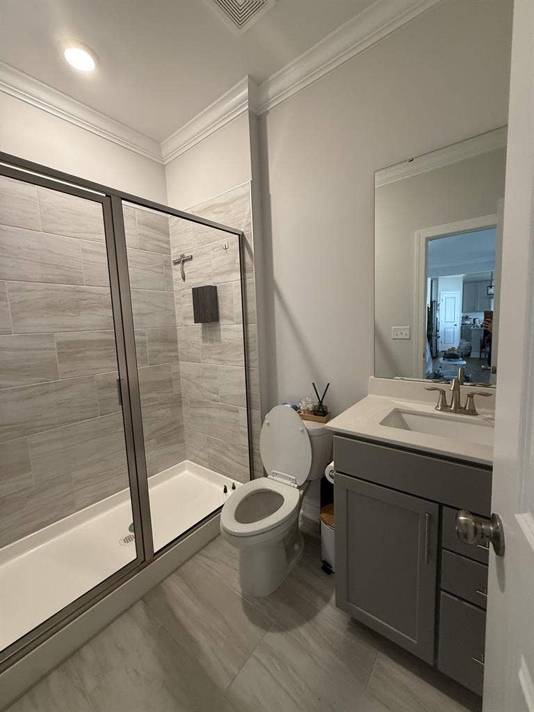 Room for rent with private bathroom