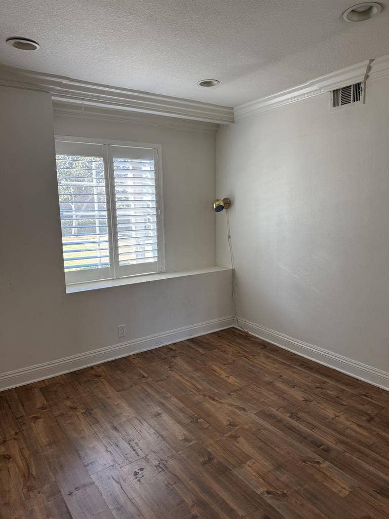 Room for rent in Irvine Condo