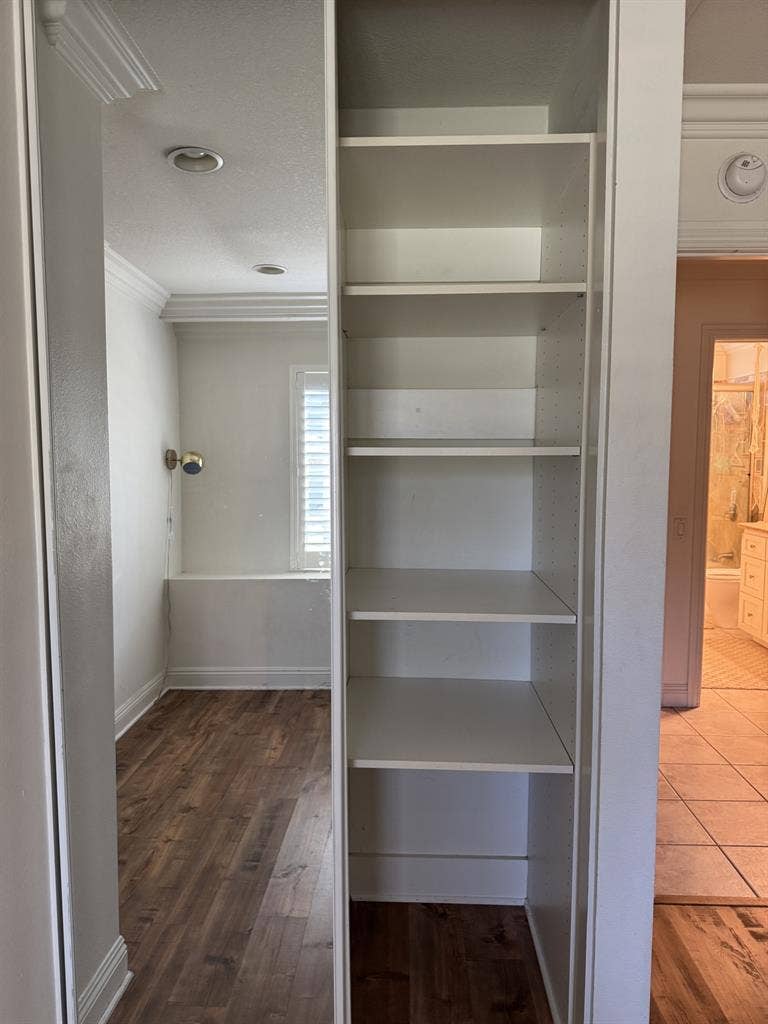 Room for rent in Irvine Condo