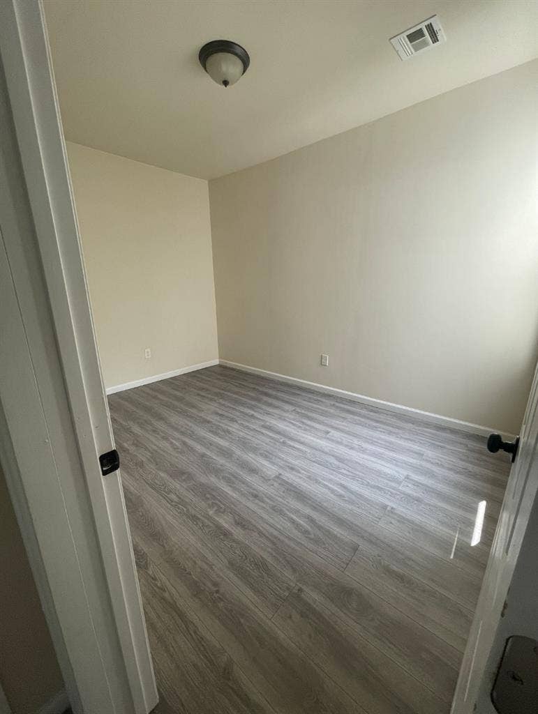 Looking for a roommate in Irvington