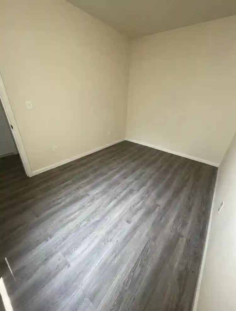 Looking for a roommate in Irvington