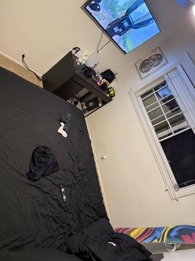 Room for rent in Huntington Beach!