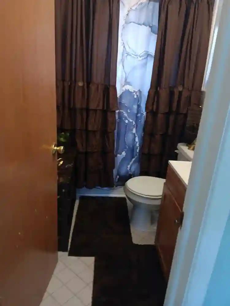 Roommate wanted in Warren,Mi