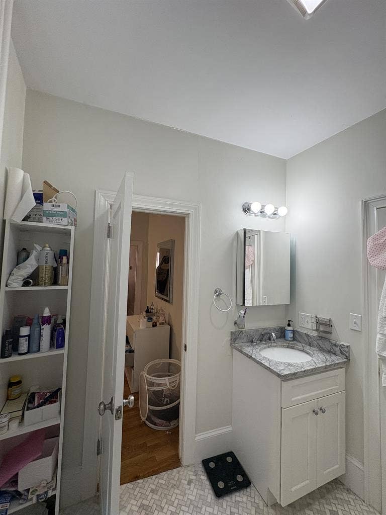 Jan 1 Move In - Beacon Hill!