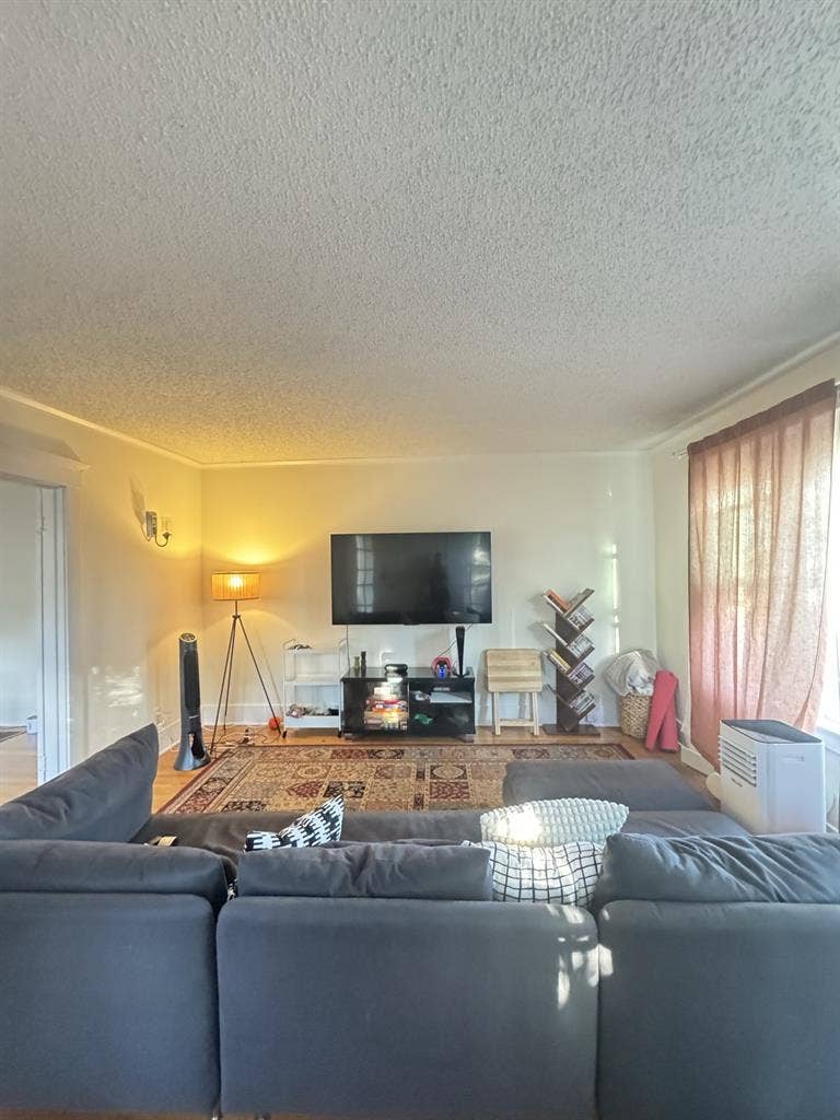 Room available in  bath