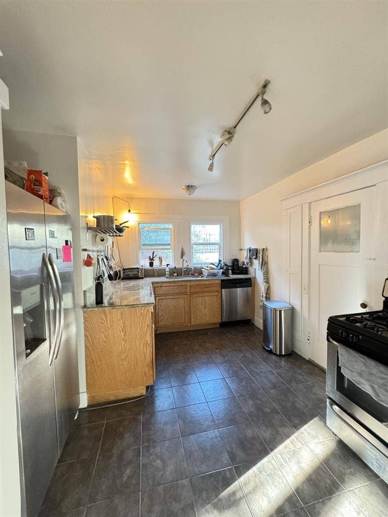 Room available in  bath