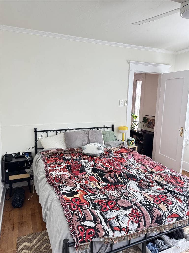 Room available in bath