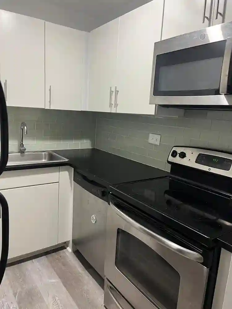 ✨Budget-Friendly Room in Midtown ✨