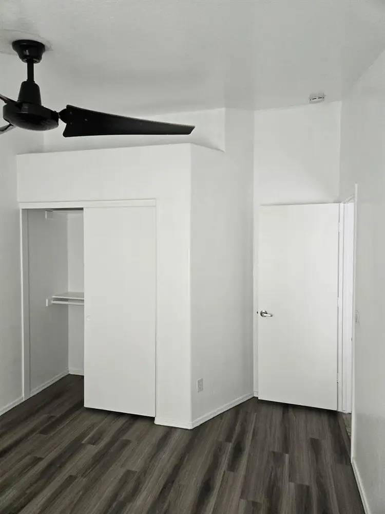 White Canvas Room Available in PHX