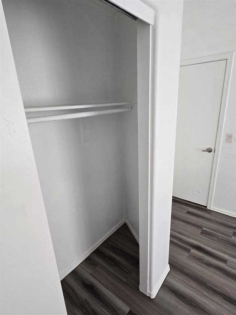 White Canvas Room Available in PHX