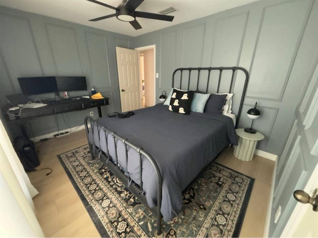 Female Roommate for Private Room