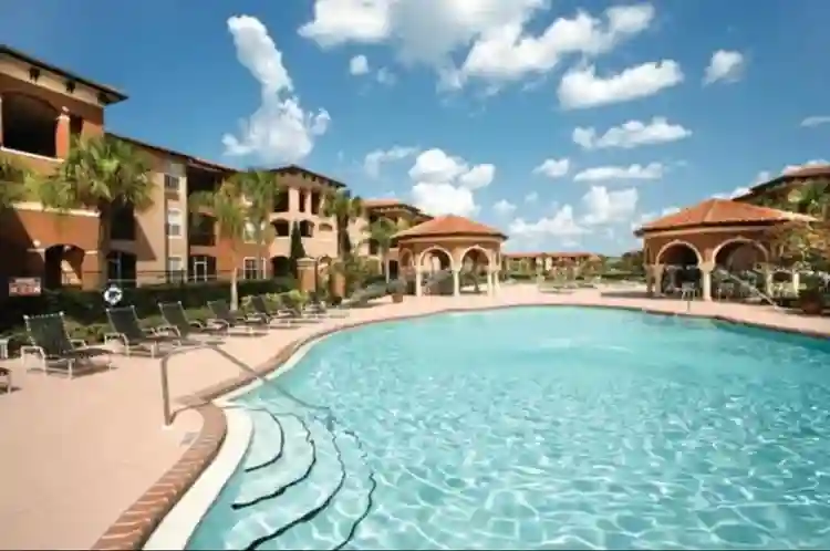 Furnished room in Metrowest