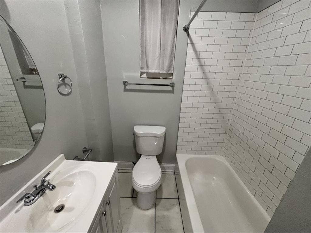 1BR apartment in Pilsen Available!