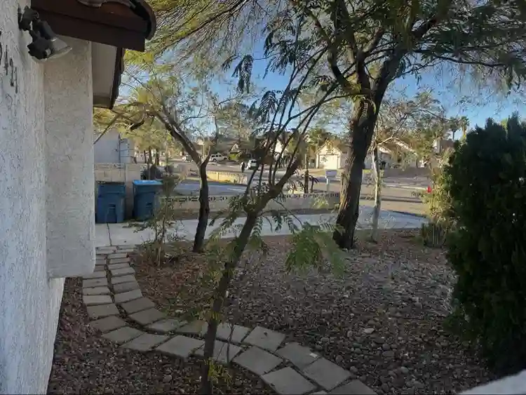 Private room/private entrance