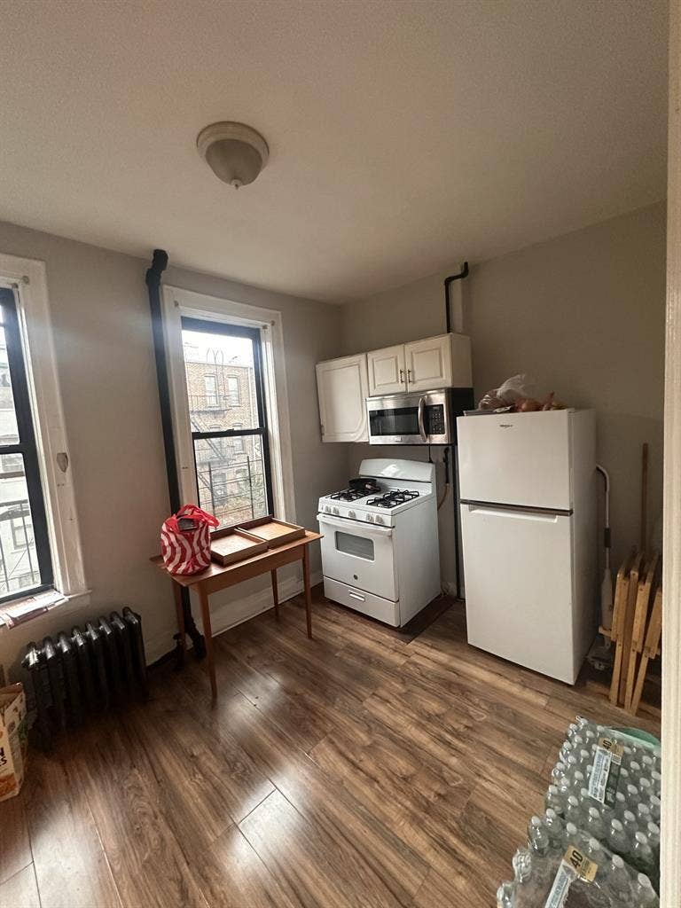 Room w/ Semi-Private Entrance