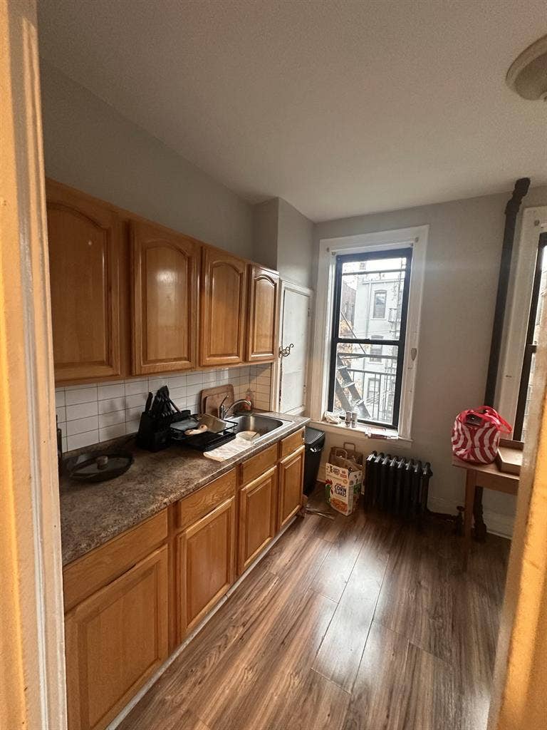 Room w/ Semi-Private Entrance