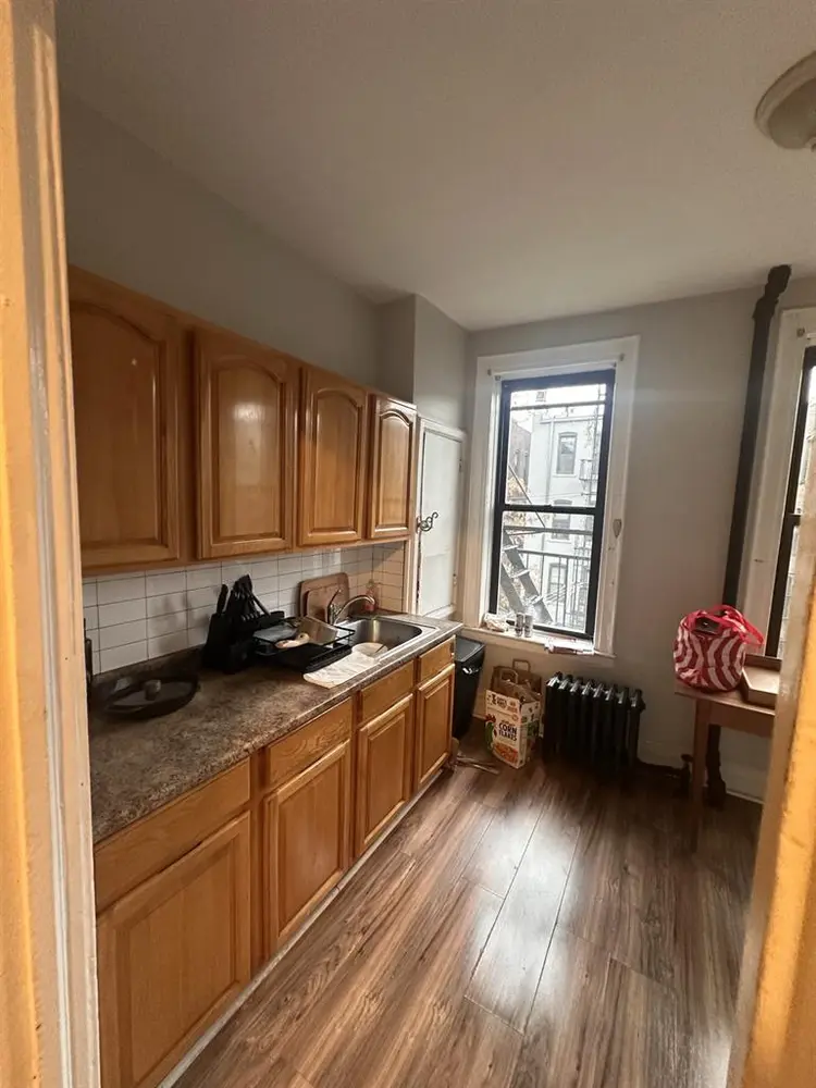 Room w/ Semi-Private Entrance