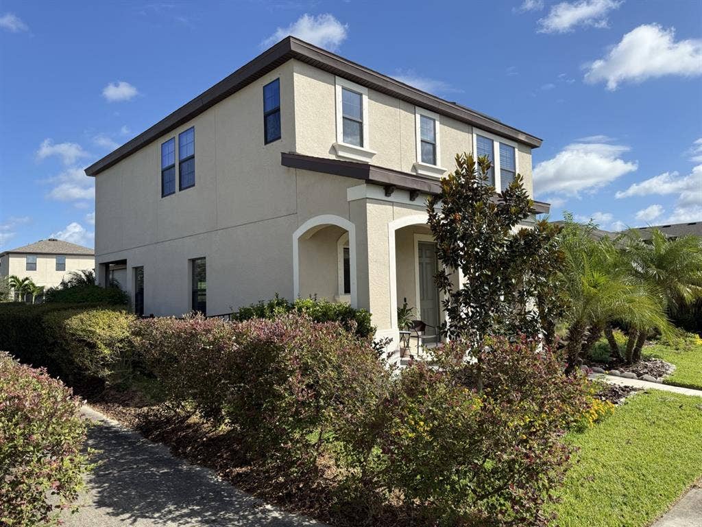 Room for Rent in Modern Home