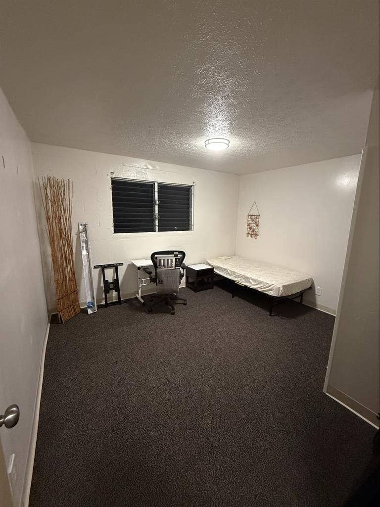 RENTING OUT 4 BEDROOMS IN KALIHI.