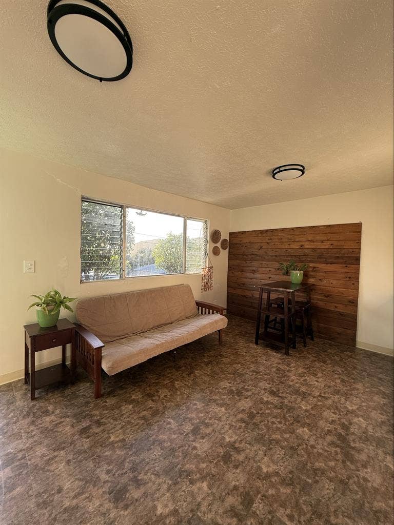 RENTING OUT 4 BEDROOMS IN KALIHI.