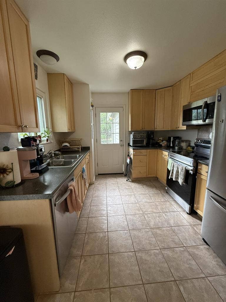Looking for tenant for a cozy home!