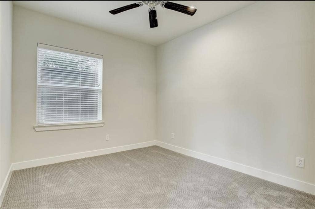 Clean, Quiet Room Available-Houston