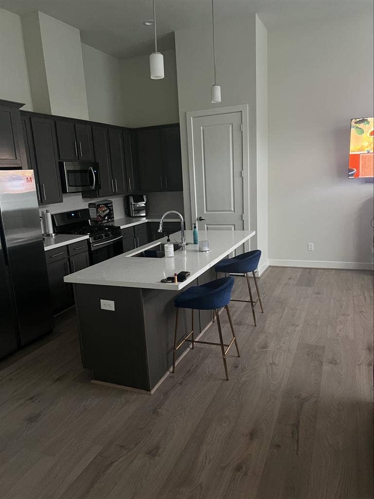 Clean, Quiet Room Available-Houston
