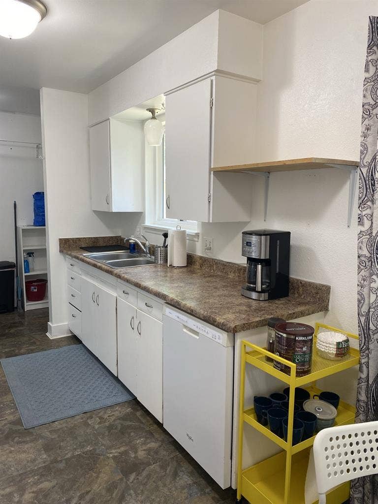 Looking for roommate!