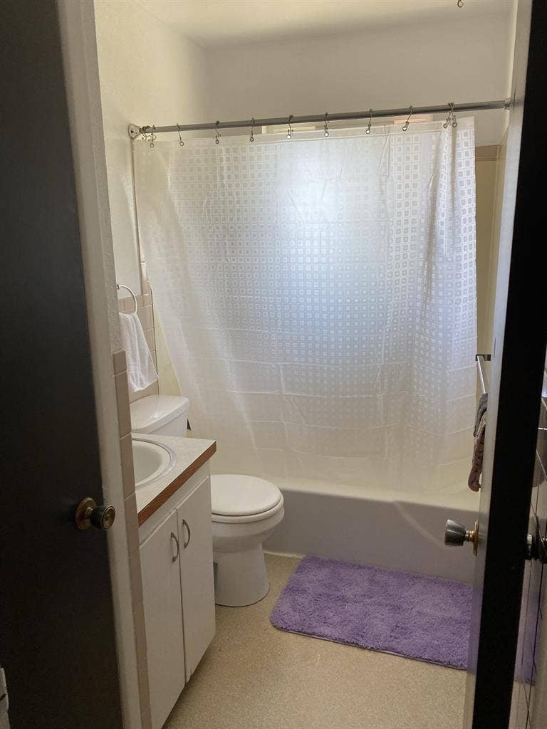 Looking for roommate!