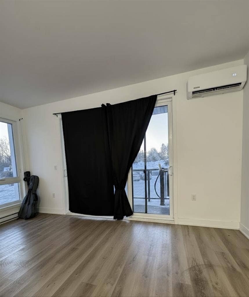 Private Room - Utilities included