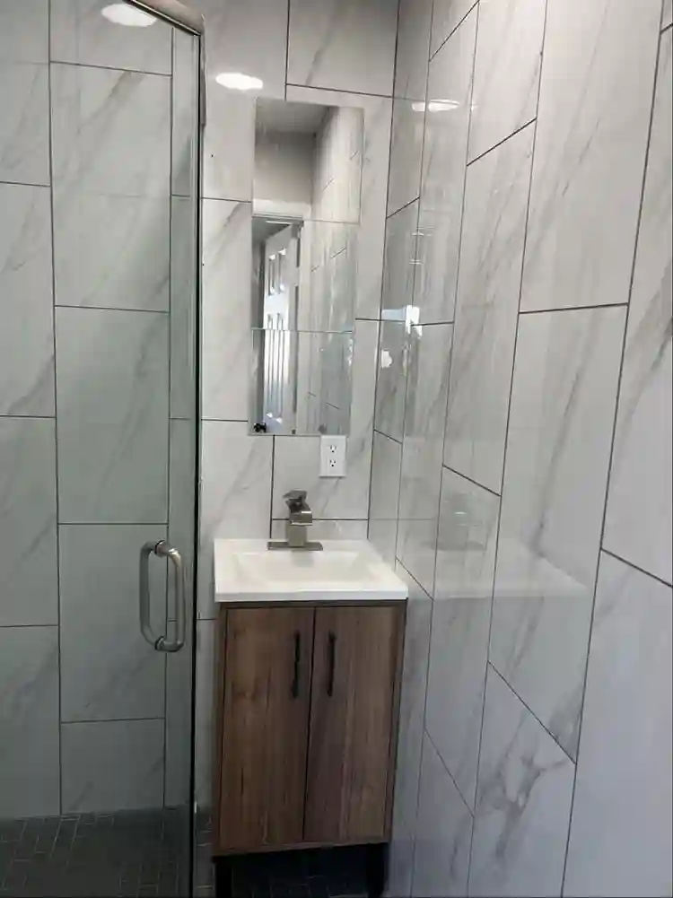 Room with private entrance & br