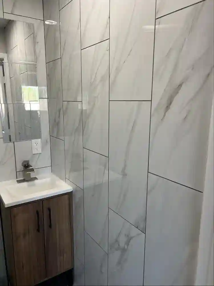 Room with private entrance & br