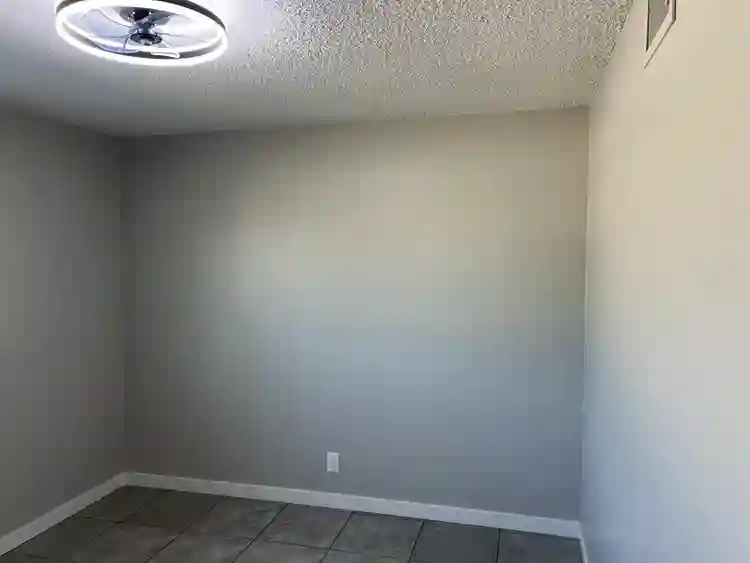 Room with private entrance & br