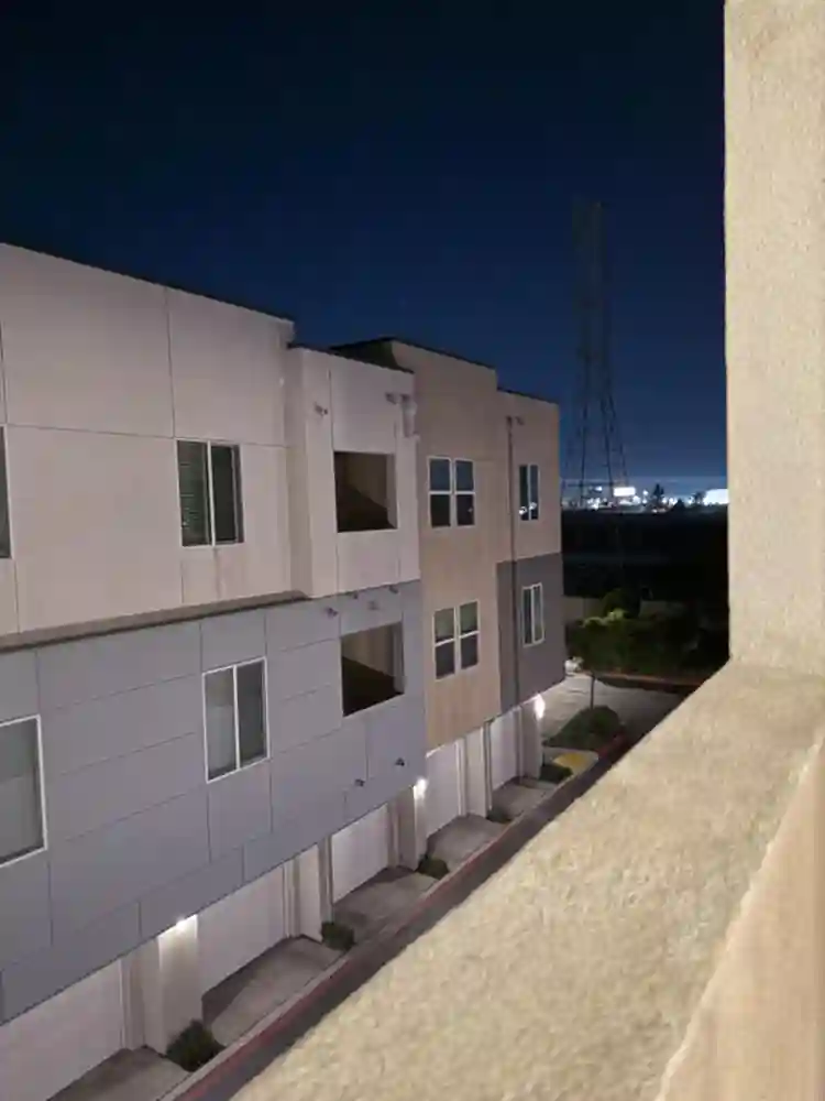 Private Room & Bath – Prime Carson!