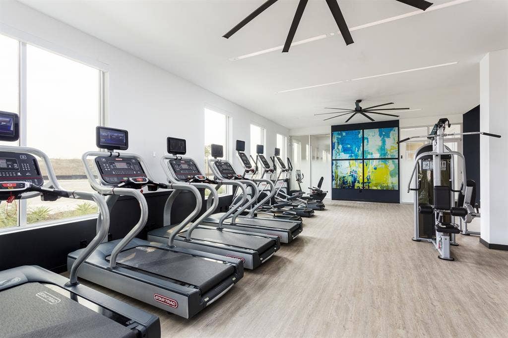 Private Room & Bath – Prime Carson!