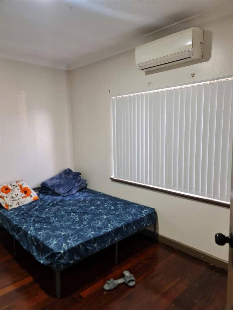 Looking for roommates