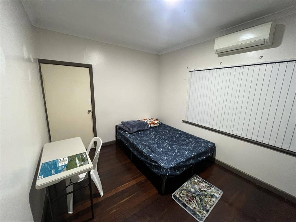 Looking for roommates