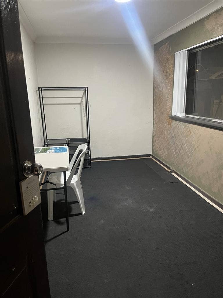 Looking for roommates