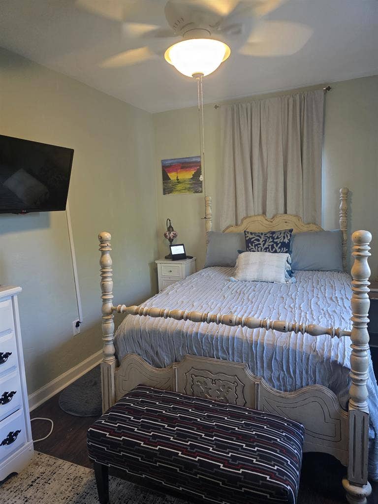 Looking for a roommate