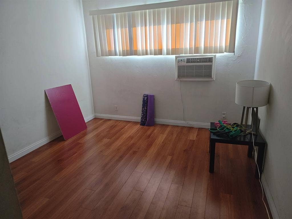 Room Available in 2 Bedroom Apt